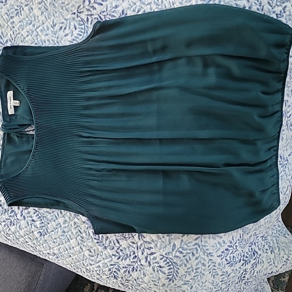 Emerald/forest green sleeveless dress blouse from Max Studio in size Small.